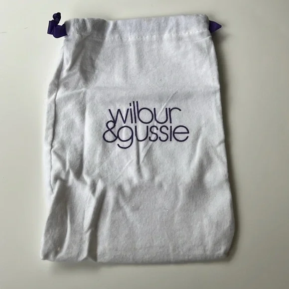 Clutch • Wilbur & Gussie from London • Green Satin w/ beautiful brooch • - Picture 7 of 9